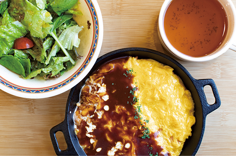 ピクニック気分で<br>ゆったりすごせる<br>ロゴスカフェの写真