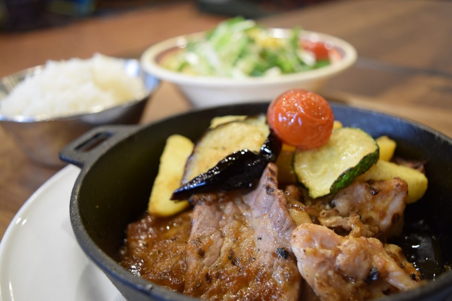 鶏肉と牛肉のBBQグリル